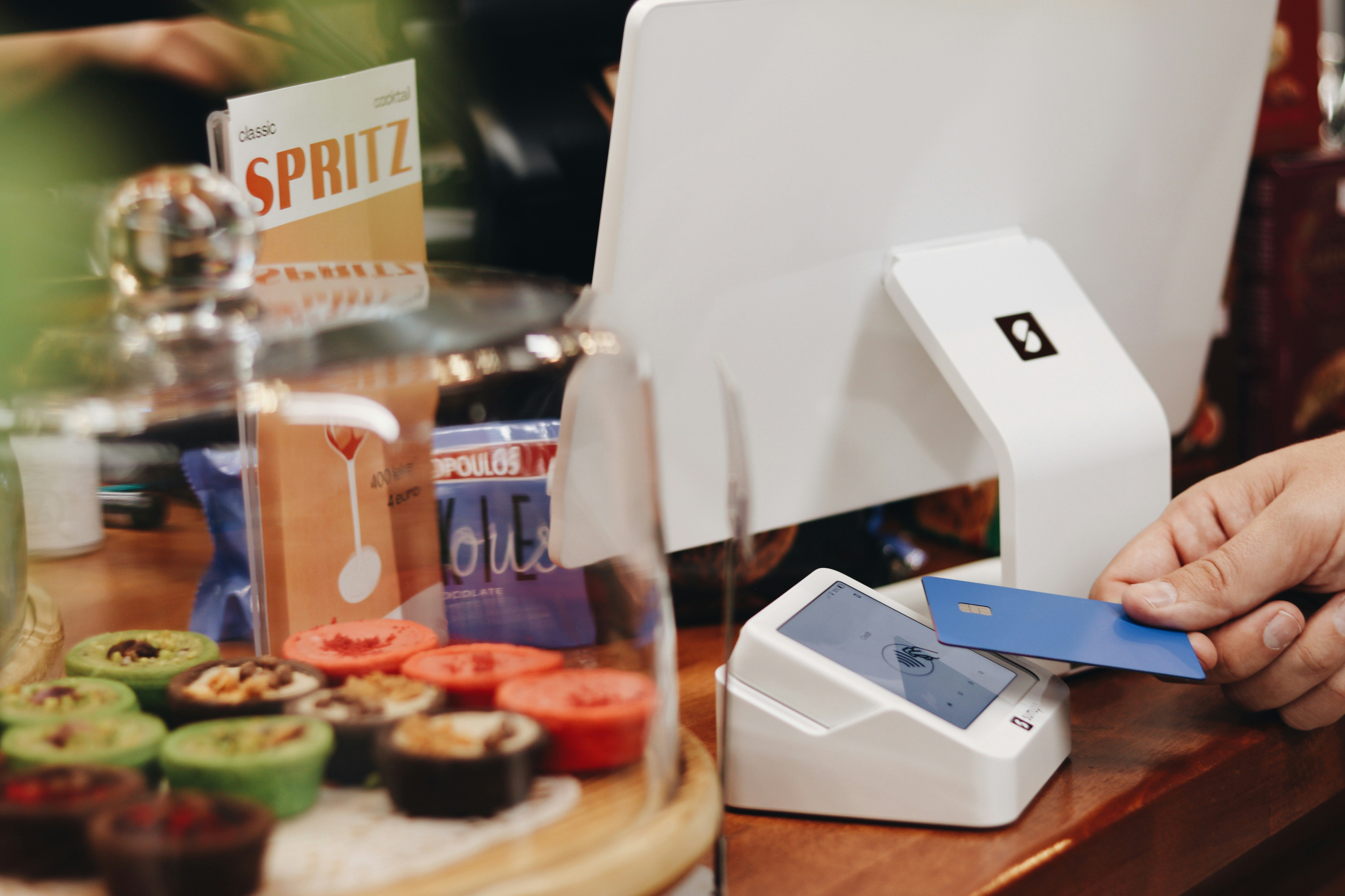 Marketplace pricing strategies and experimentation techniques for optimal revenue